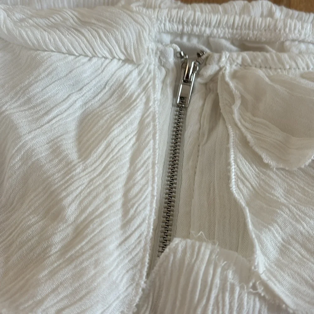 White Ruffle Crop Top - Picture 4 of 4